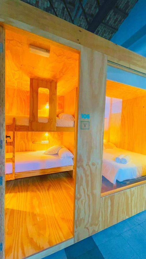 Area Surf House Hostel Muros Bagian luar foto