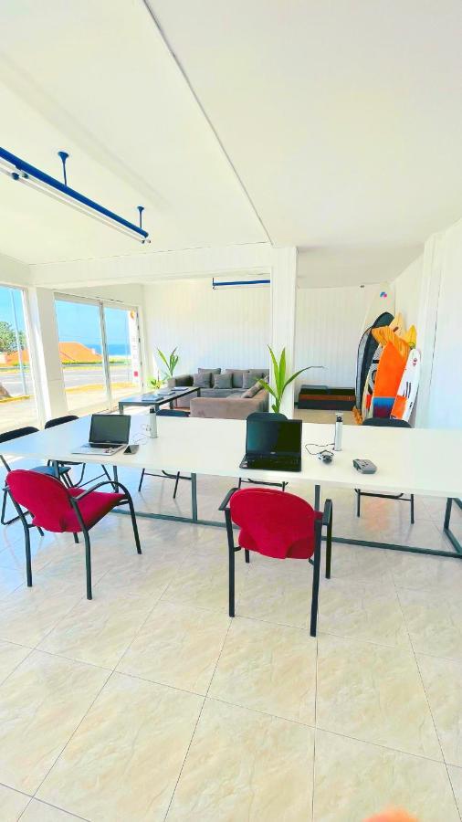 Area Surf House Hostel Muros Bagian luar foto